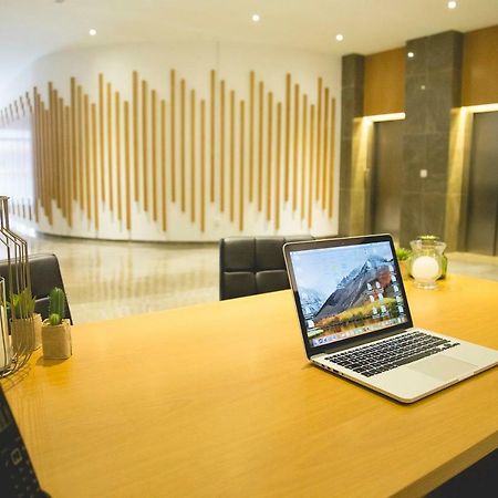 Be Free Granada Apartment Luaran gambar